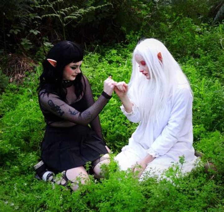 Are elves alive?