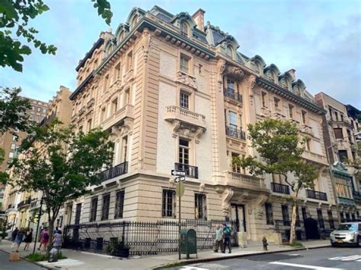 Are there any Gilded Age mansions left in NYC?