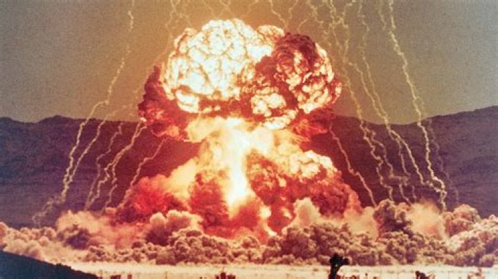 Can you see your bones during a nuclear explosion?