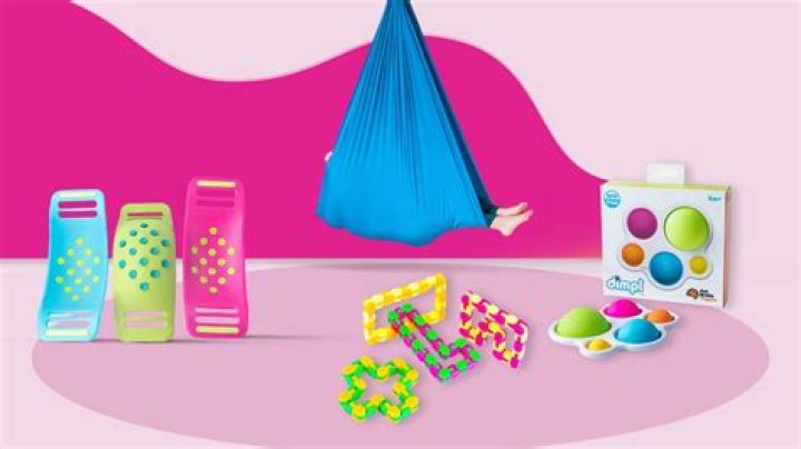 Do autistic kids play with fingers?