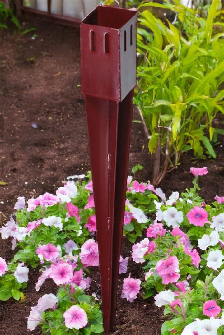 Do fence post spikes work?