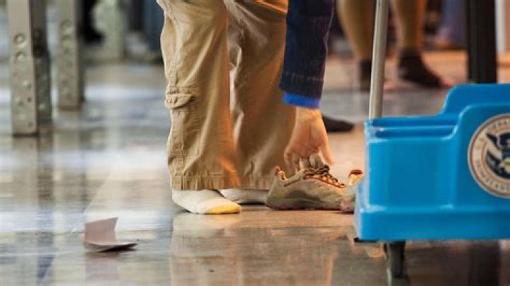 Do you have to take off gold jewelry at airport security?