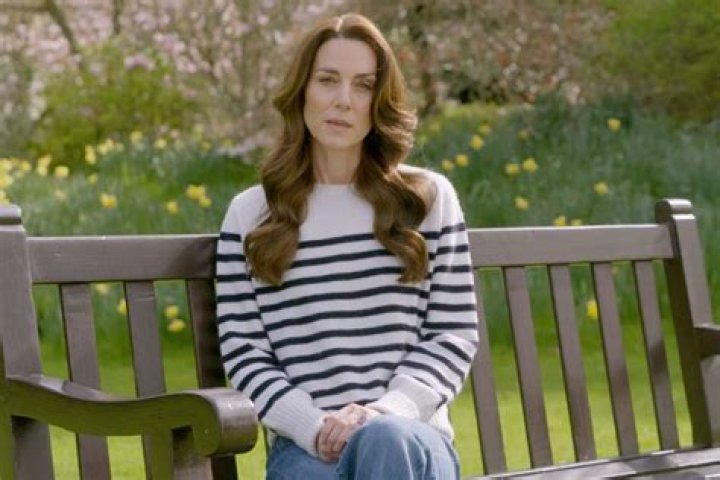 Does Kate have a lady's maid?