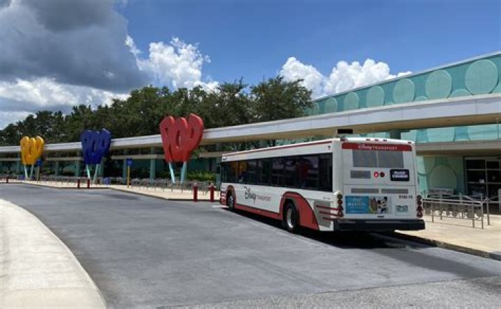 How long does the bus take to get from Pop Century to Magic Kingdom?