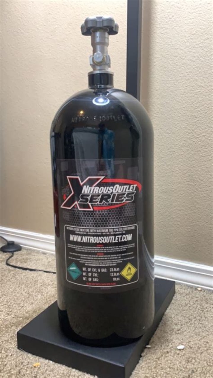 How long will a 10 lb nitrous bottle last?