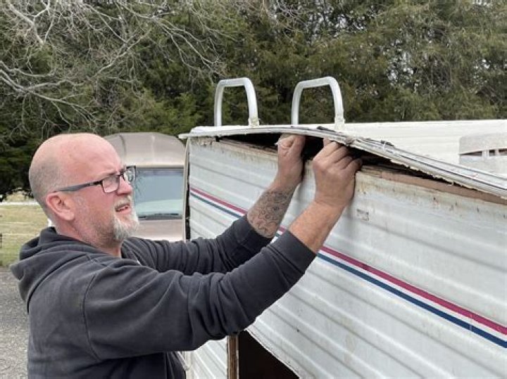 How thick is the plywood on a travel trailer roof?
