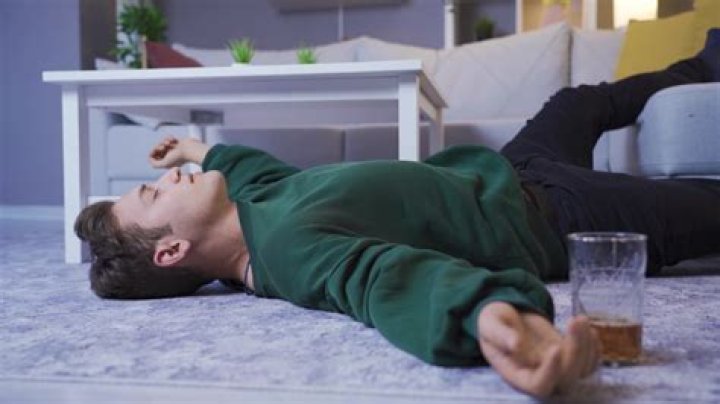 What side do you lay a drunk person on?