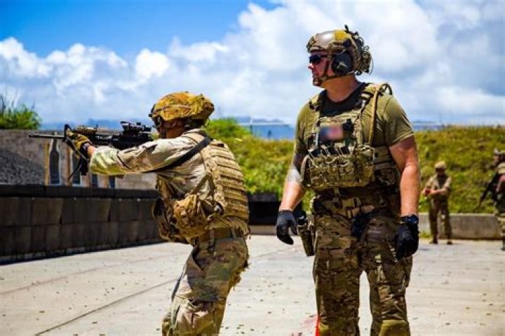 Which is harder Green Beret or Navy SEAL?