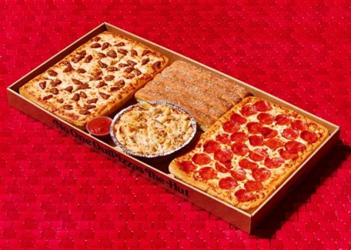 Why do New Yorkers fold pizza?
